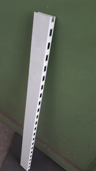 Säule 260x3x8cm cremweiß RAL 9001 Tegometall gebraucht/neuwertig